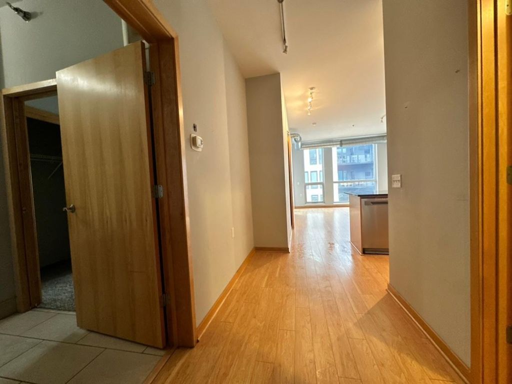 1211 Lagoon Avenue 405, Minneapolis, MN 55408 — photo 4