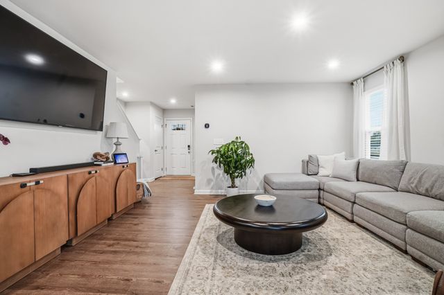 1147 Lisenbee Way, Clarksville, TN 37042