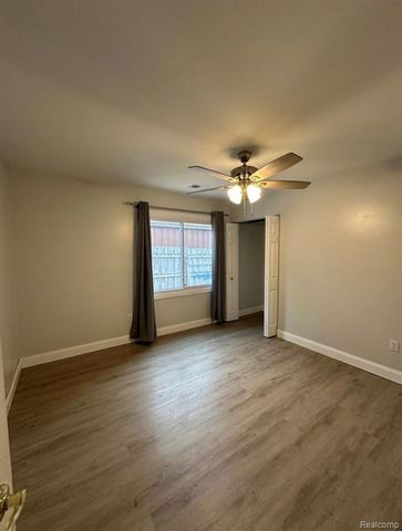 4484 Ziegler Street, Dearborn Heights, MI 48125
