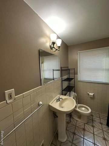 4484 Ziegler Street, Dearborn Heights, MI 48125