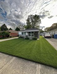 4484 Ziegler Street, Dearborn Heights, MI 48125