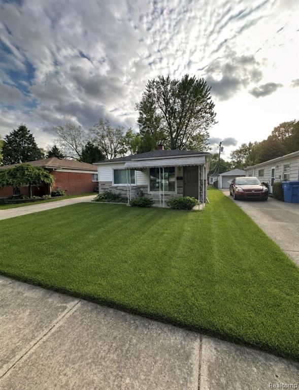 4484 Ziegler Street, Dearborn Heights, MI 48125