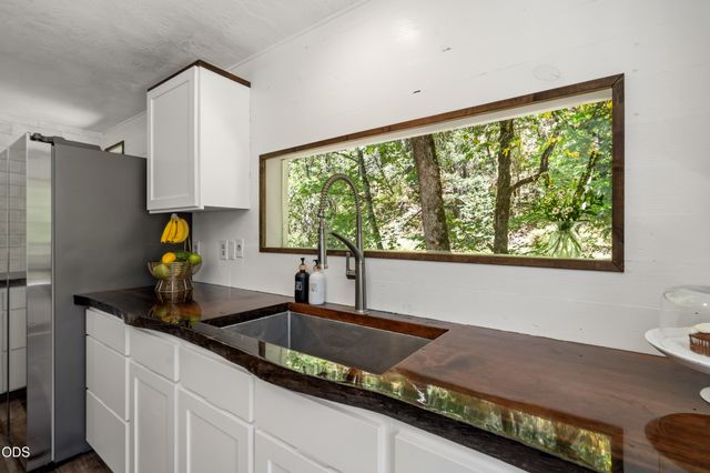 4955 Sardine Creek L Fork Road, Gold Hill, OR 97525