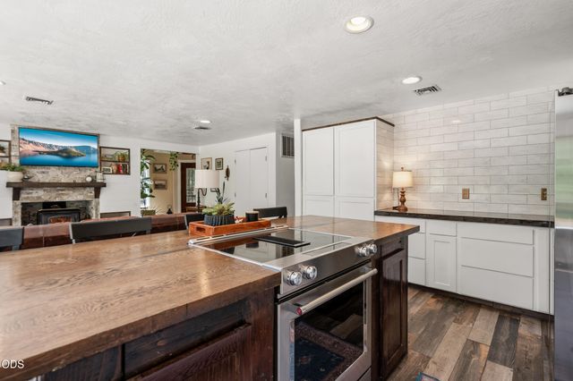 4955 Sardine Creek L Fork Road, Gold Hill, OR 97525