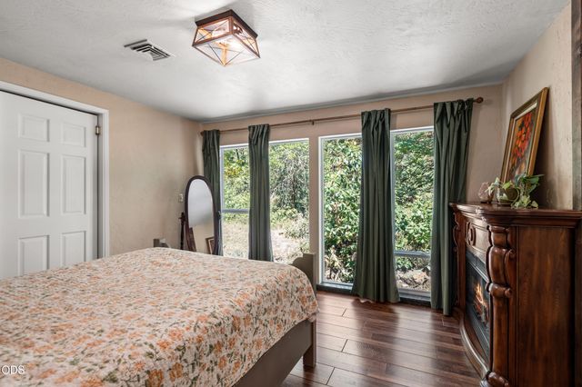 4955 Sardine Creek L Fork Road, Gold Hill, OR 97525