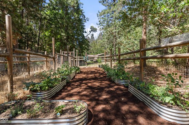 4955 Sardine Creek L Fork Road, Gold Hill, OR 97525