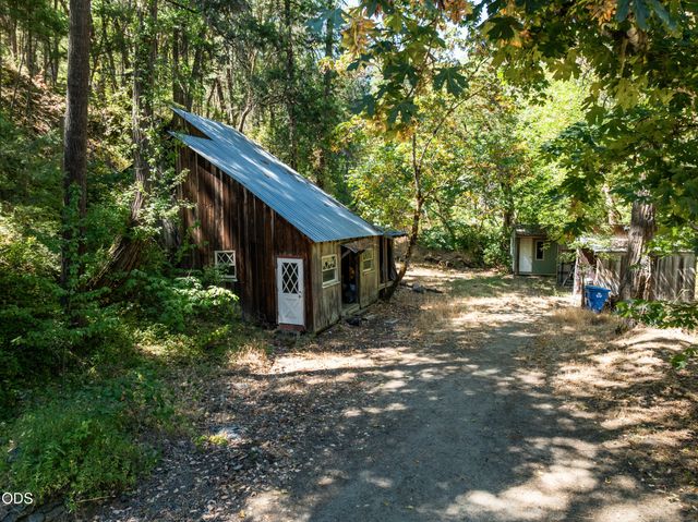 4955 Sardine Creek L Fork Road, Gold Hill, OR 97525