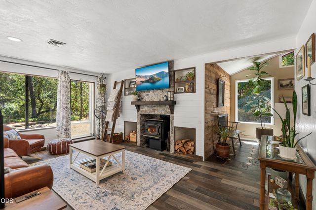 4955 Sardine Creek L Fork Road, Gold Hill, OR 97525