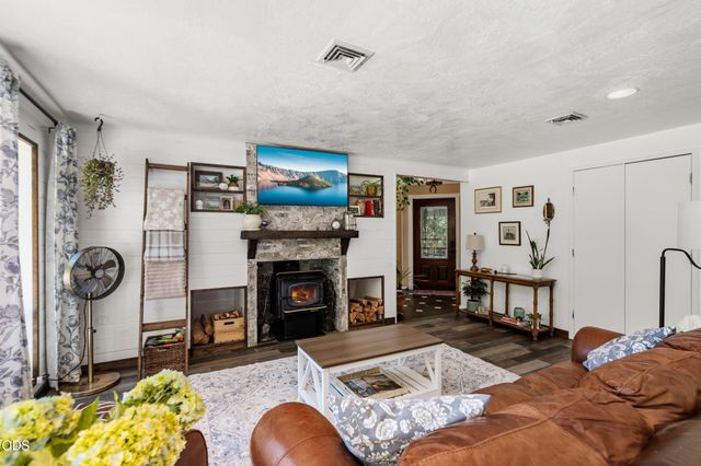 4955 Sardine Creek L Fork Road, Gold Hill, OR 97525