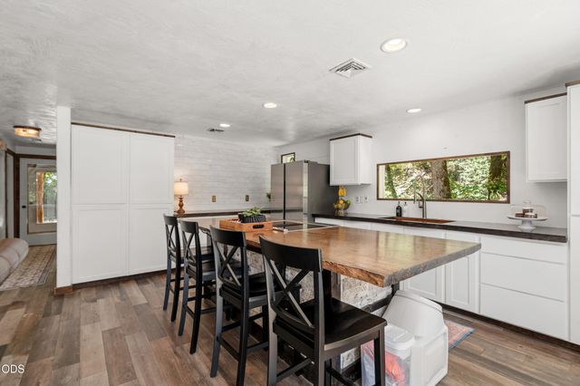4955 Sardine Creek L Fork Road, Gold Hill, OR 97525