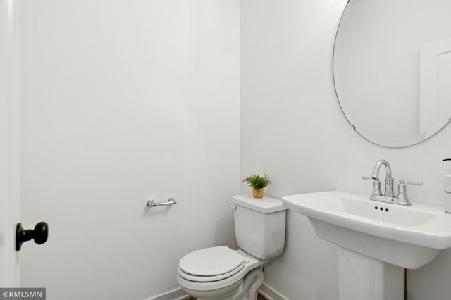 10157 Blackmoor Road, Woodbury, MN 55129