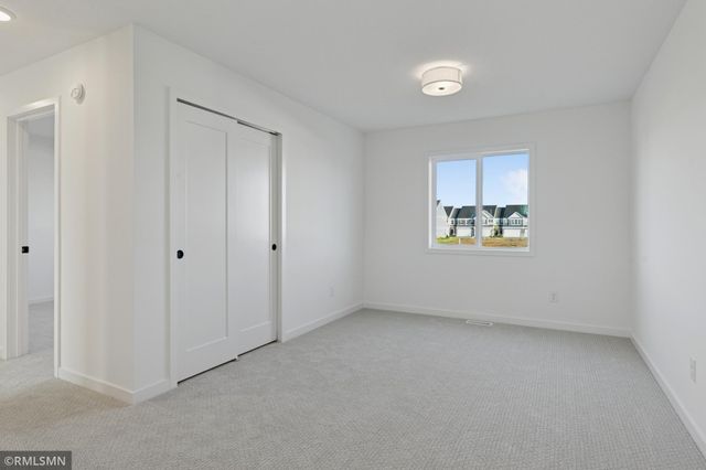 10157 Blackmoor Road, Woodbury, MN 55129