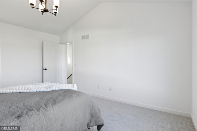 10157 Blackmoor Road, Woodbury, MN 55129