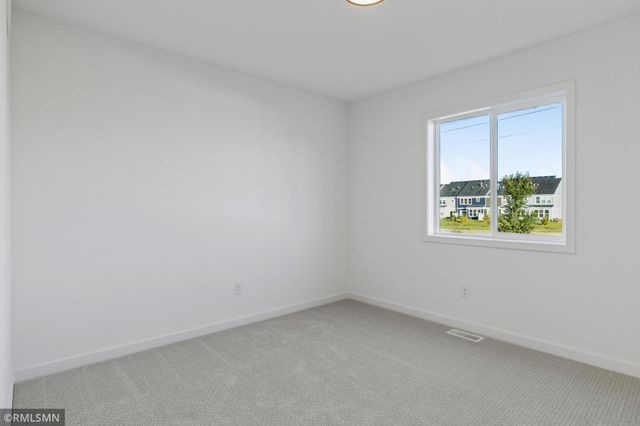 10157 Blackmoor Road, Woodbury, MN 55129