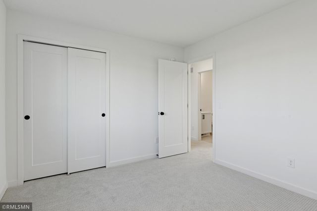 10157 Blackmoor Road, Woodbury, MN 55129