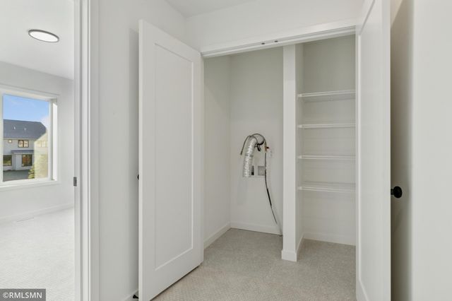 10157 Blackmoor Road, Woodbury, MN 55129