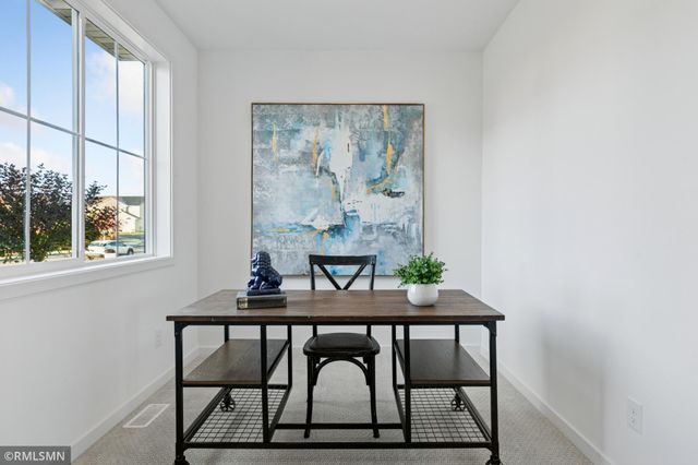 10157 Blackmoor Road, Woodbury, MN 55129