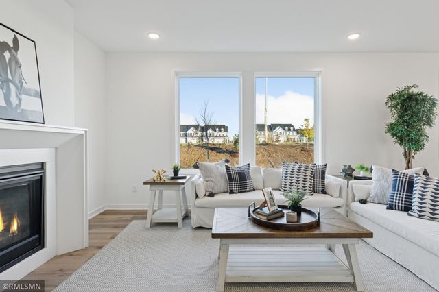 10157 Blackmoor Road, Woodbury, MN 55129