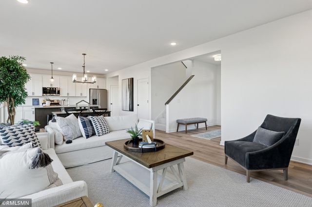 10157 Blackmoor Road, Woodbury, MN 55129