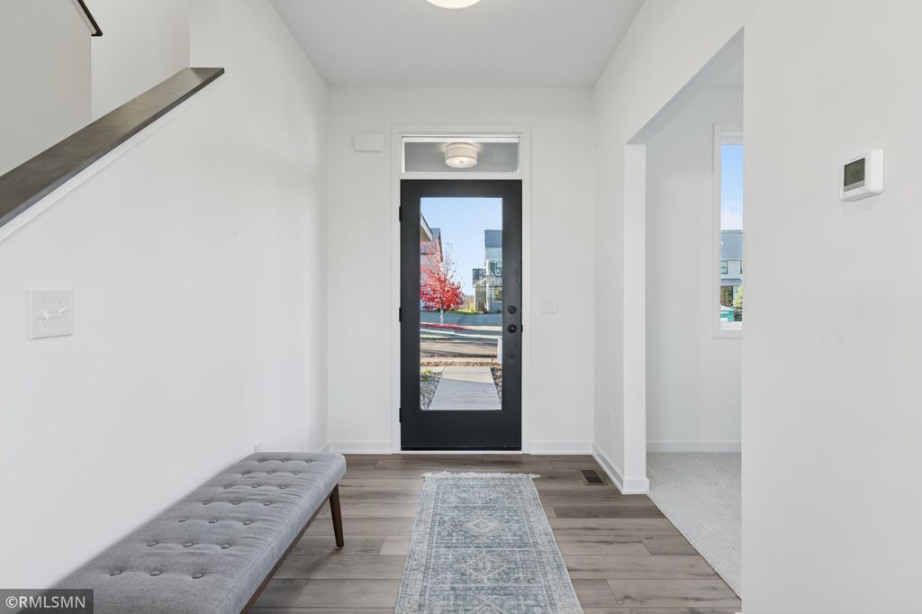 10157 Blackmoor Road, Woodbury, MN 55129