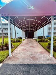 1000 Hillcrest CT. 111, Hollywood, FL 33021
