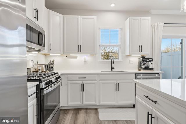 4 ATHENS WAY, Cliffwood, NJ 07721