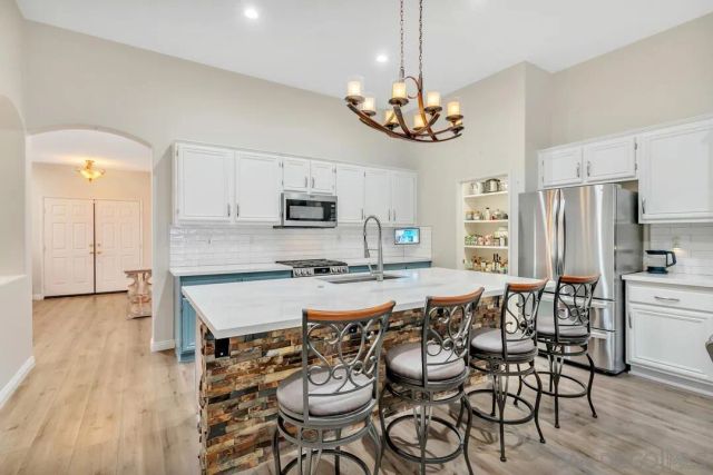 25327 Clear Canyon Circle, Menifee, CA 92584