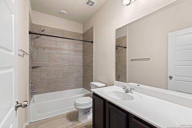 161 Sambar Main, Schertz, TX 78108