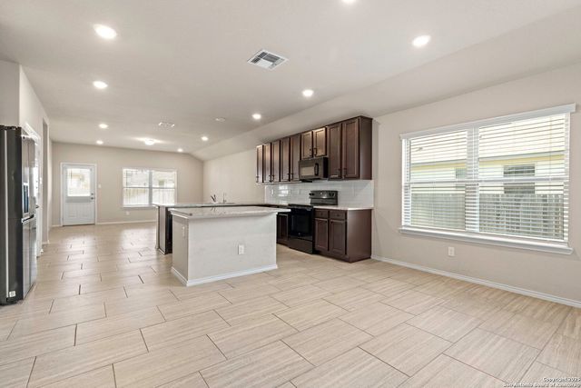 161 Sambar Main, Schertz, TX 78108