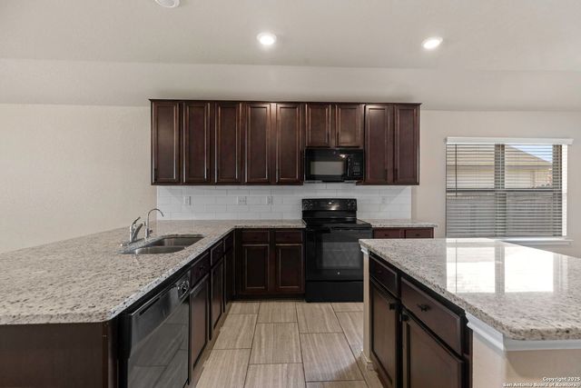 161 Sambar Main, Schertz, TX 78108