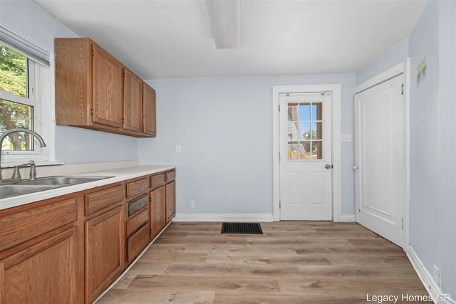 224-226 Maple Street, Parchment, MI 49004
