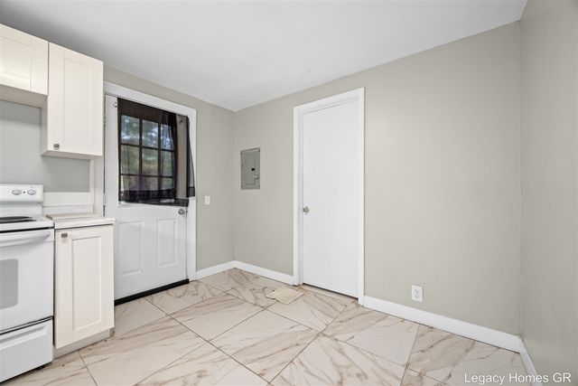 224-226 Maple Street, Parchment, MI 49004