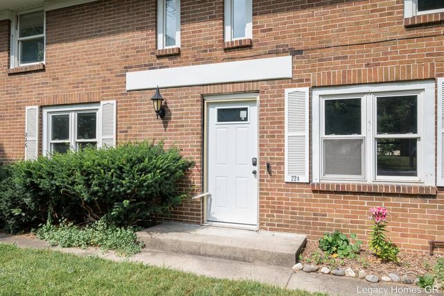 224-226 Maple Street, Parchment, MI 49004