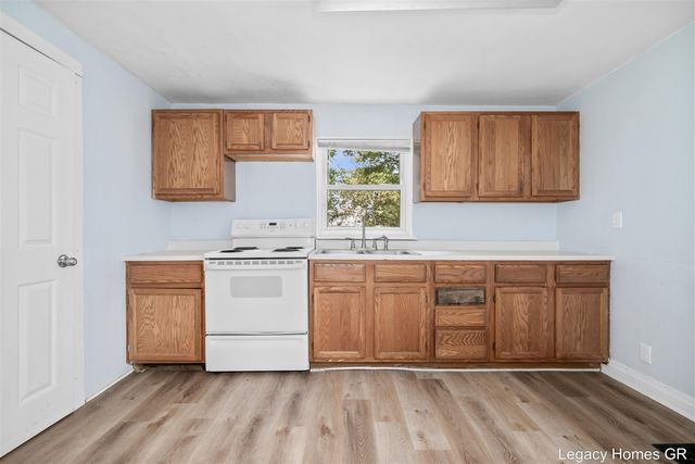 224-226 Maple Street, Parchment, MI 49004