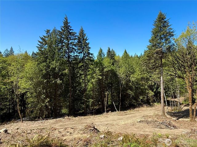 75 E Lakewood Drive, Belfair, WA 98528