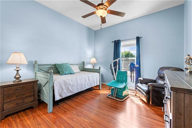 1302 Aberdeen Circle, Raymore, MO 64083