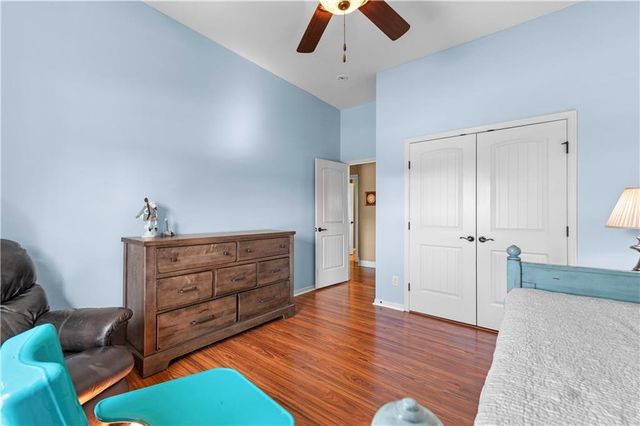 1302 Aberdeen Circle, Raymore, MO 64083