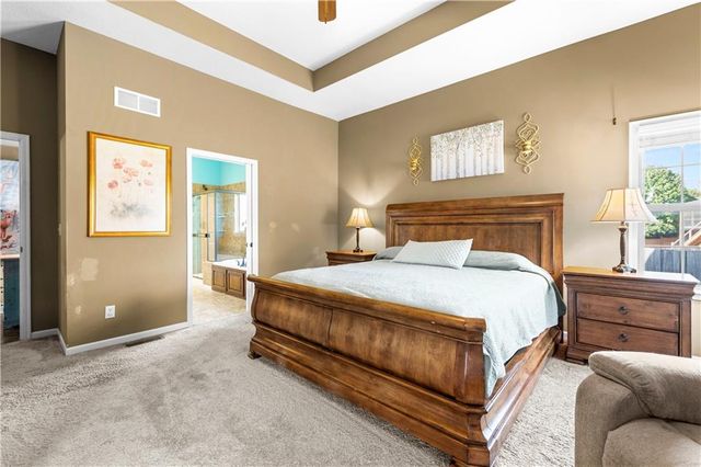 1302 Aberdeen Circle, Raymore, MO 64083