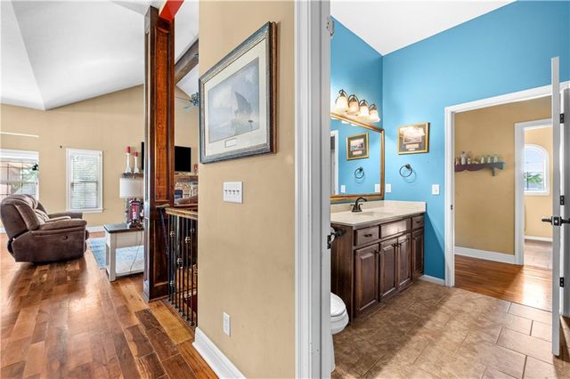 1302 Aberdeen Circle, Raymore, MO 64083