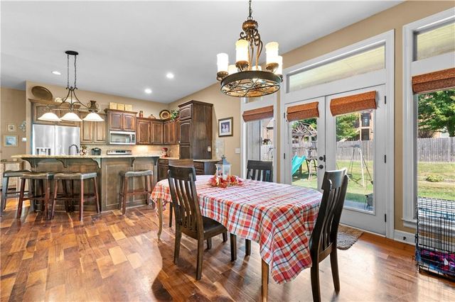 1302 Aberdeen Circle, Raymore, MO 64083