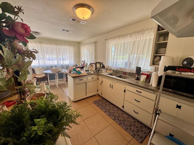 17672 W Belmont Avenue, Kerman, CA 93630