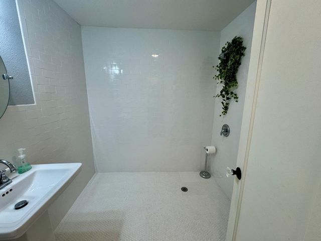 17672 W Belmont Avenue, Kerman, CA 93630