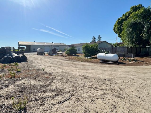 17672 W Belmont Avenue, Kerman, CA 93630
