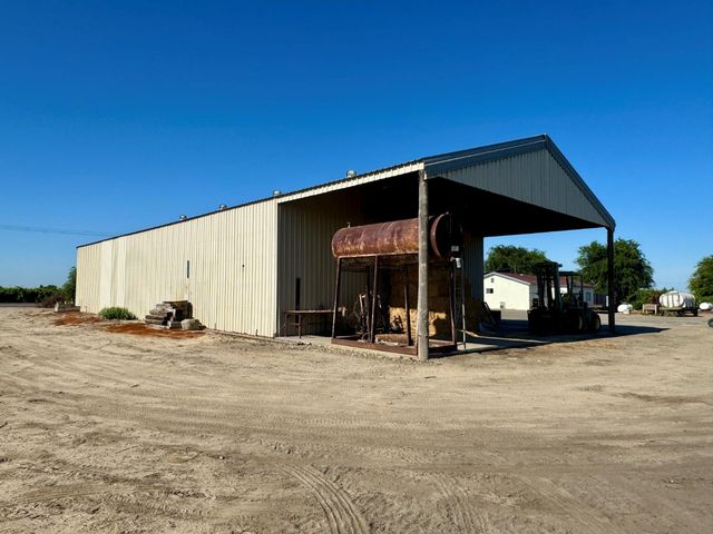 17672 W Belmont Avenue, Kerman, CA 93630