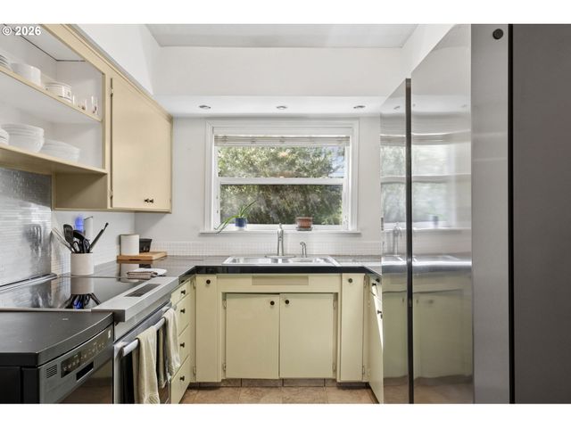 6720 Se 84TH Ave, Portland, OR 97266