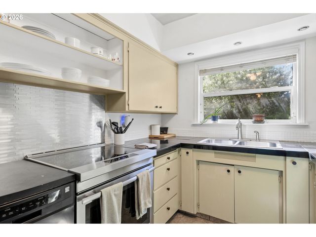 6720 Se 84TH Ave, Portland, OR 97266