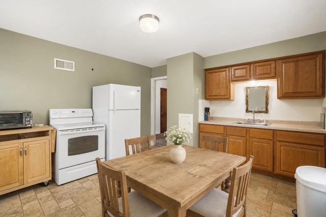 3180 S 41st STREET, Milwaukee, WI 53215