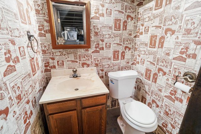 3180 S 41st STREET, Milwaukee, WI 53215