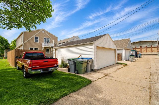 3180 S 41st STREET, Milwaukee, WI 53215