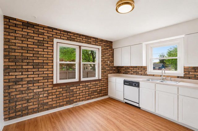 3180 S 41st STREET, Milwaukee, WI 53215